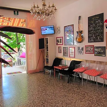 Elia Hotel 2*