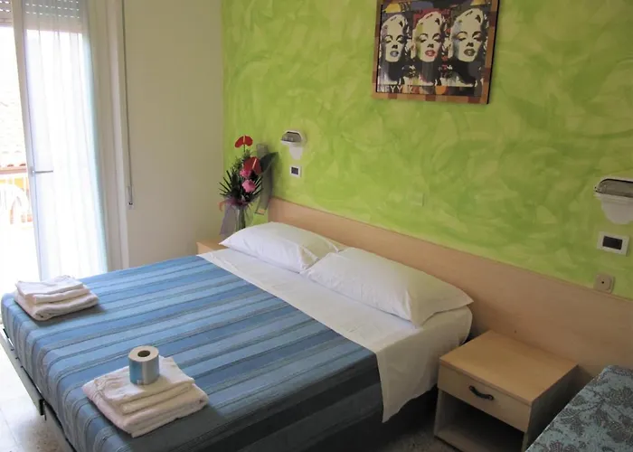 Elia Otel